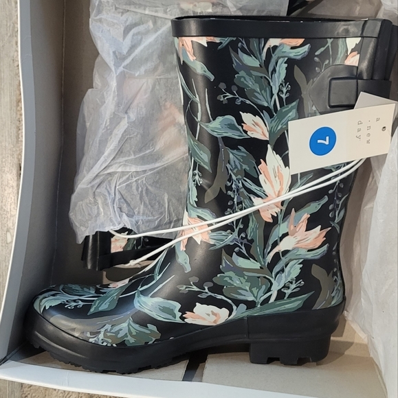 Size 6 & 7 | NWT - Women's Vicki Rubber Boots - A New Day - Black - Picture 7 of 8